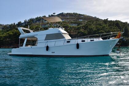Hire Motor yacht Delux Day Cruiser Haluk & Larissa Torba