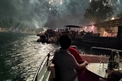 Rental Motorboat 13 juillet 2026 Pacific Craft 2026 Paris
