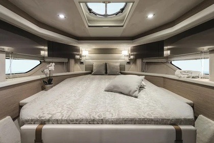 Noleggio Gommone CRANCHI Z35 Cannes