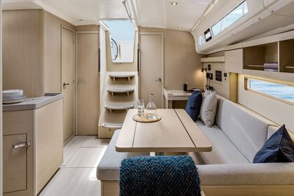 Hyra båt Segelbåt Bénéteau Oceanis 40.1 - 3 cab. Kos