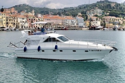 Hire Motorboat Raffaelli Storm 47 San Lorenzo al Mare