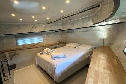 Custom Built trawler with a capacity of 8 people