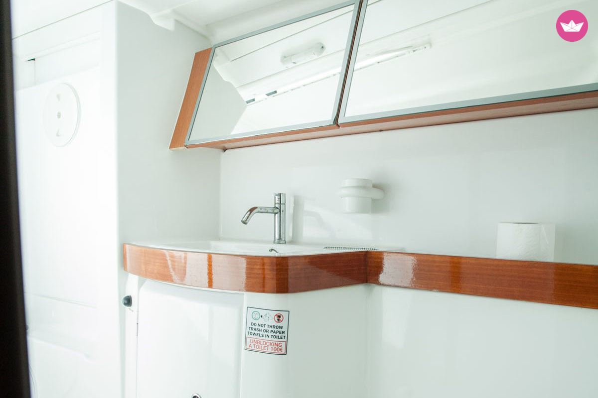 Sailboat Beneteau Oceanis 40  