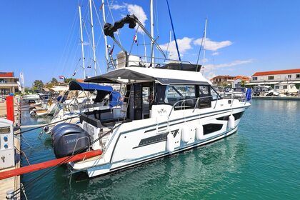 Charter Motorboat Jeanneau Merry Fisher 1095 FLY Pirovac