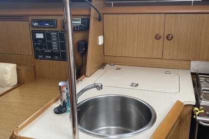 Sun Odyssey 32i in Combarro o Sanxenxo