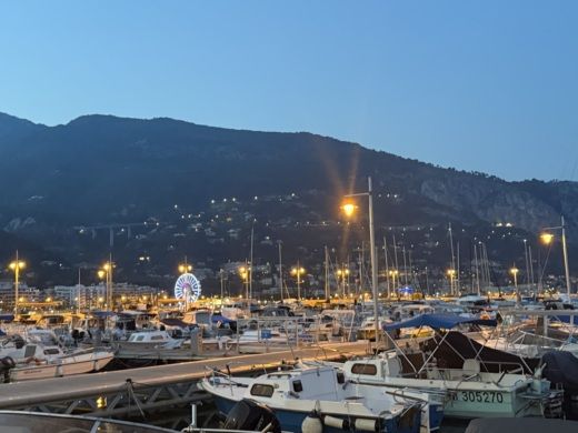 Menton Motor Yacht Fairline 58 alt tag text