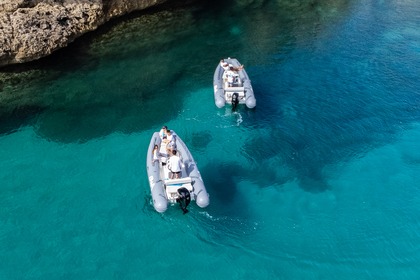 "Noleggio Gommone a Cagliari (Senza patente): Esplora Baie Nascoste e Vivi Emozioni Uniche!"