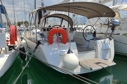 Hyra båt Segelbåt Jeanneau Sun Odyssey 439 Alimos