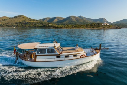 Charter Motorboat Llaüt Mallorquin Artesanal Mallorca