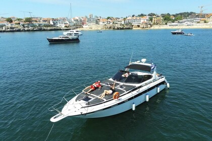 Hire Motorboat Sea Ray 350 SunDancer Cascais
