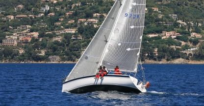 Charter Sailboat Elan Elan 333 Gte Six-Fours-les-Plages