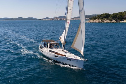 Hyra båt Segelbåt Bénéteau Oceanis 41.1 Pirovac