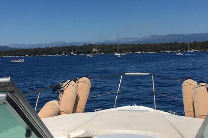 Location Bateau à moteur Cruisers 3375 Saint-Raphaël