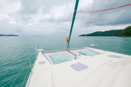 Charter Motorboat Robertson & Caine Leopard 45 Phuket