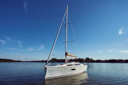 Rental Sailboat Jeanneau Sun Odyssey 319 Makkum