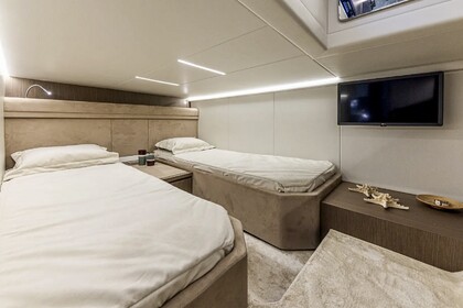 Le Mans 45ft Motor Yacht Rental in Eivissa, Illes Balears