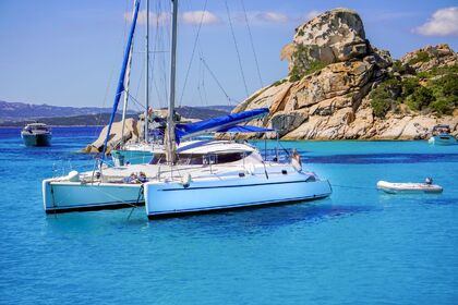 Charter Catamaran Fountaine Pajot Athena 38 Palau