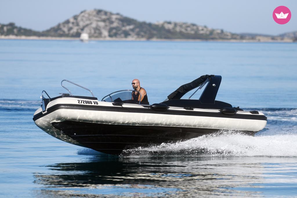 Semi-rigide Shark 23 Rib Boat 200cv