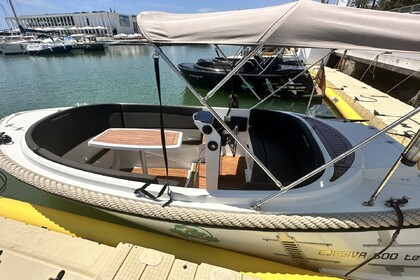 Alquila este 500 Tender para conocer las playas de