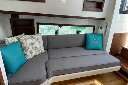 ¡Descubre la Italyure 38: Tu Experiencia de Lujo en el Mar te Espera!