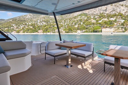 Luxury Power Cat - Prestige M48