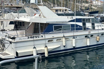 Location Yacht à moteur Guy Couach 1800-18 mètres Marseille