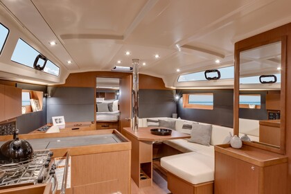 Beneteau Oceanis 38.1