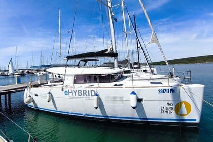 Noleggio Catamarano Lagoon-Bénéteau Lagoon 400 S2 - 4 + 2 cab. Ponte