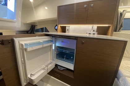 Jeanneau Cap Camarat 9.0 WA 2021