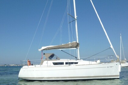 Charter Sailboat Jeanneau Sun Odyssey 30I DL Quiberon