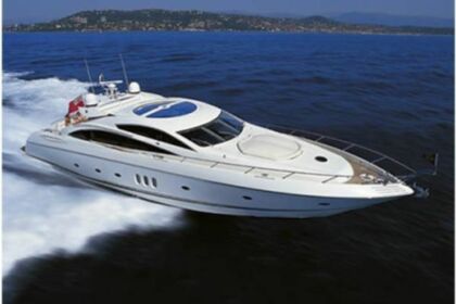 Noleggio Yacht a motore Sunseeker 82 Predator Canet-en-Roussillon