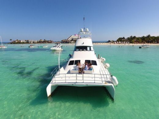 private boat hire cancun