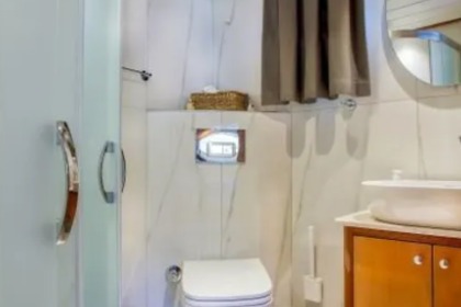 Luxury custom built ketch gulet with a capacity of 10 people