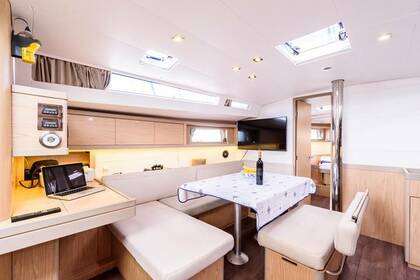 Velero BENETEAU OCEANIS 48