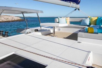 Charter Catamaran  Moorings 4200/3/3 Raiatea