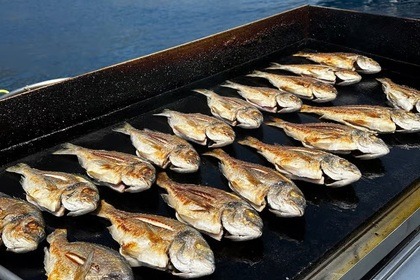 Gocek: Yacht Trip and 12 Island Full-Day Tour with Lunch