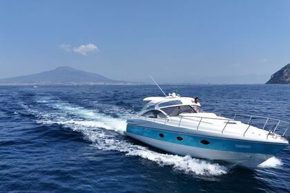 Charter Motorboat PERSHING 37 Sorrento