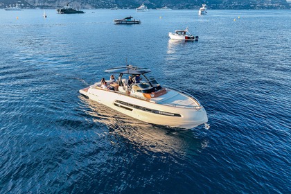 Invictus Yacht GT370
