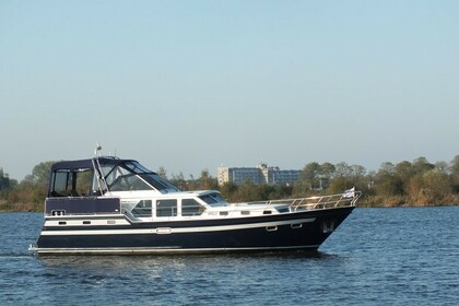 Rental Houseboat Van der valk Valkkruiser 12.50 Sneek