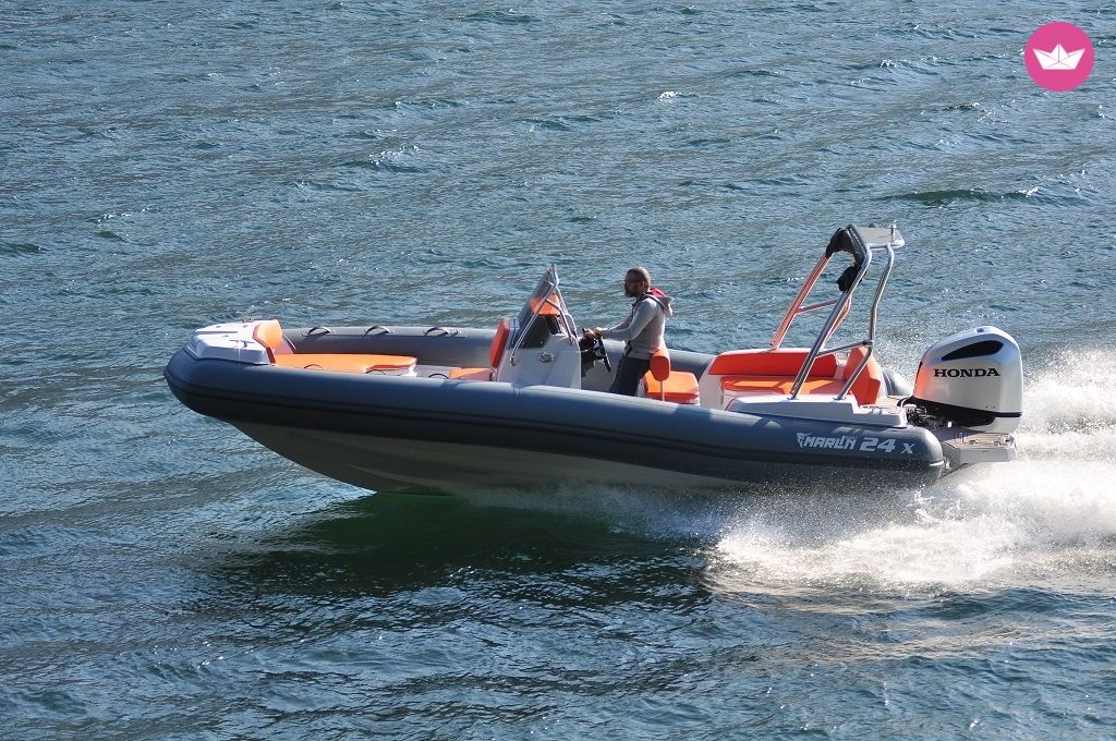 Semi-rigide Marlin Marlin 24 X 250cv 3