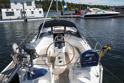 Rental Sailboat Bavaria Yachtbau Bavaria 30 Cruiser  Lidingö