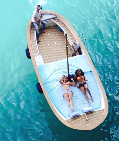 Charter Motorboat Di Donna Aequa Capri