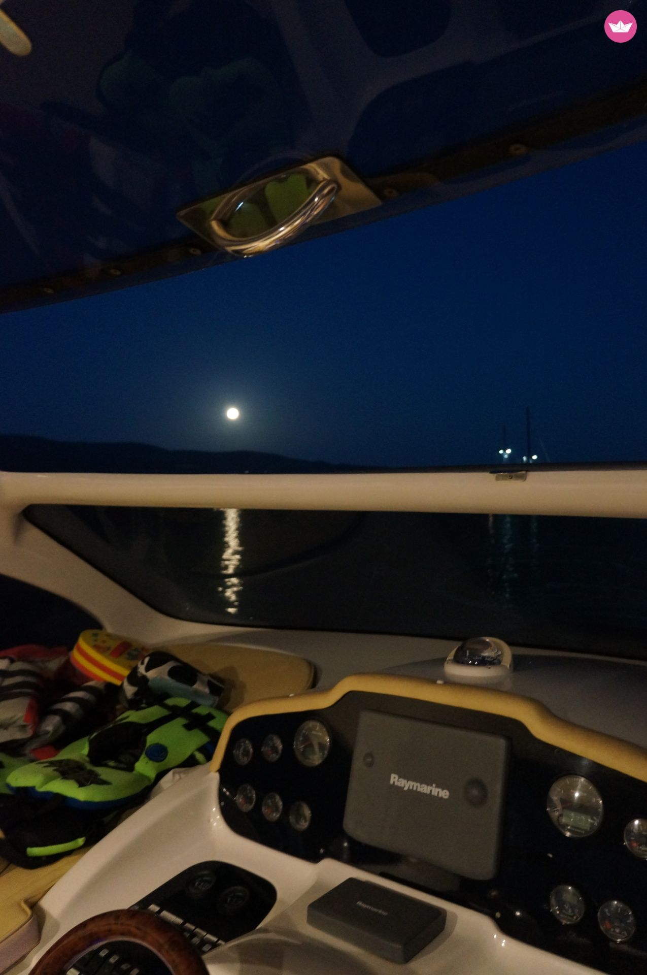 Charter motorboat in Athens  