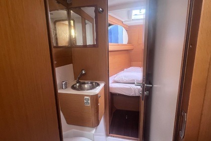 Sailing yacht rental for 2 people