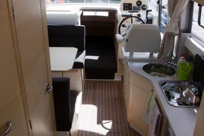 Suncamper 30 - komfortowy jacht motorowy