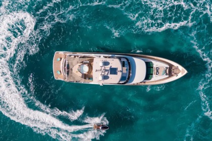 Charter Motor yacht Horizon 2020 Dubai