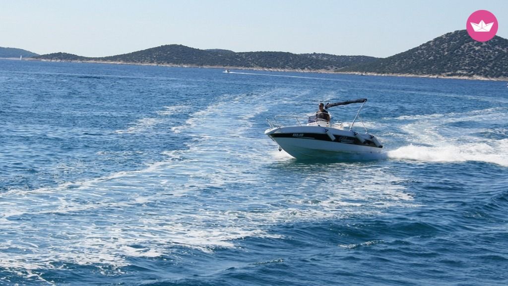 Charter Motorboat Tancredi Nautica Bluemax 550 Open Vodice