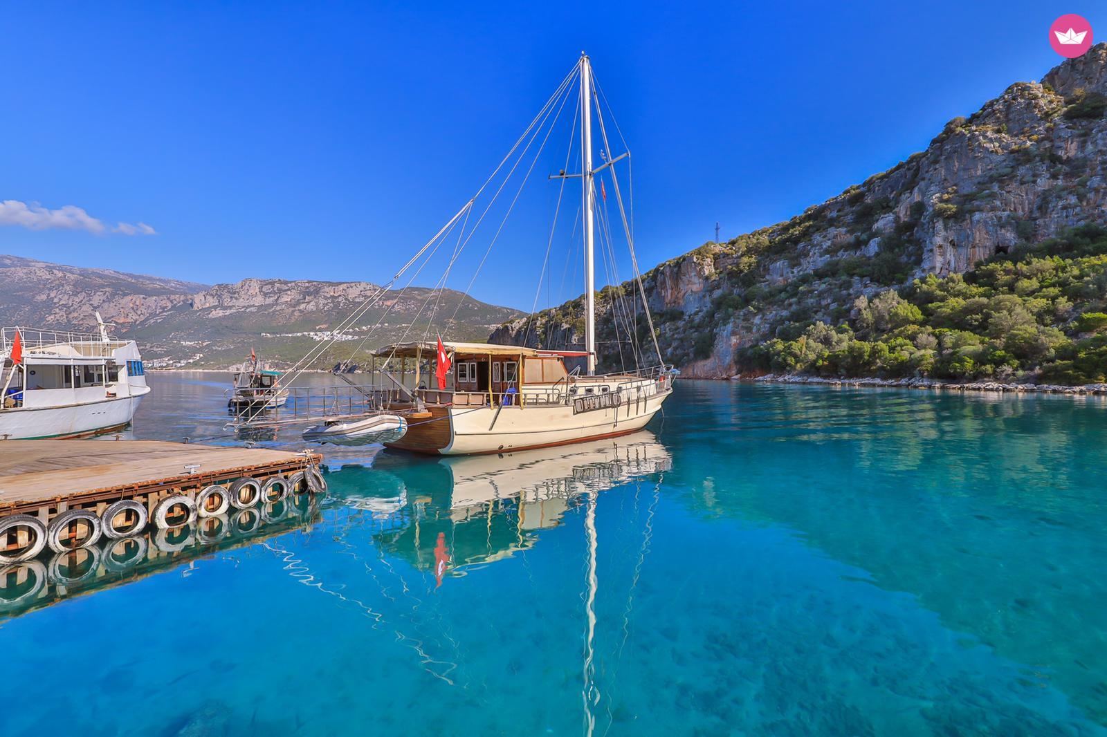 Goélette Traditional Gulet with a capacity of 6 people Ketch 16m 2