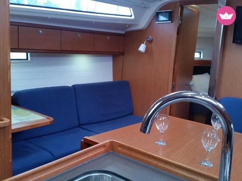 Jacht żaglowy Bavaria Cruiser 37 do wynajęcia