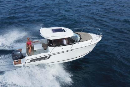Charter Motorboat Jeanneau Merry Fisher 695 Portorož